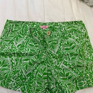 Lilly Pulitzer Green Leaf Print Women's Shorts